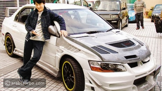 صور سيارات ثاني أعلى الممثلين أجرا على مستوى العالم .. جاكي شان