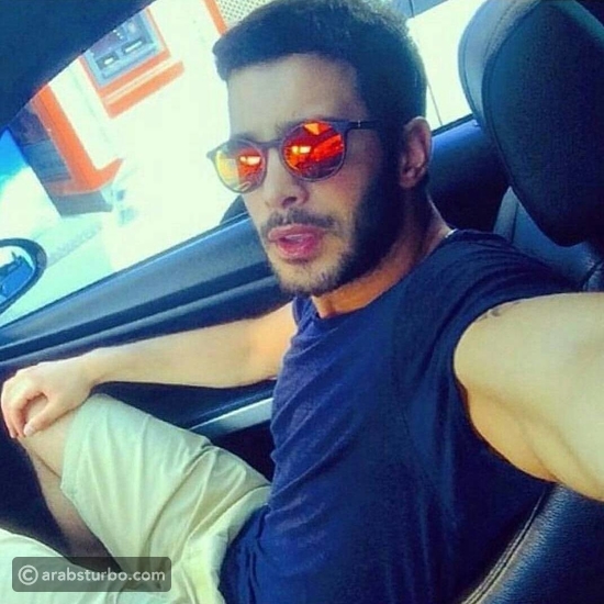 صور سيارات باريش أردوش بطل مسلسل حب للإيجار
