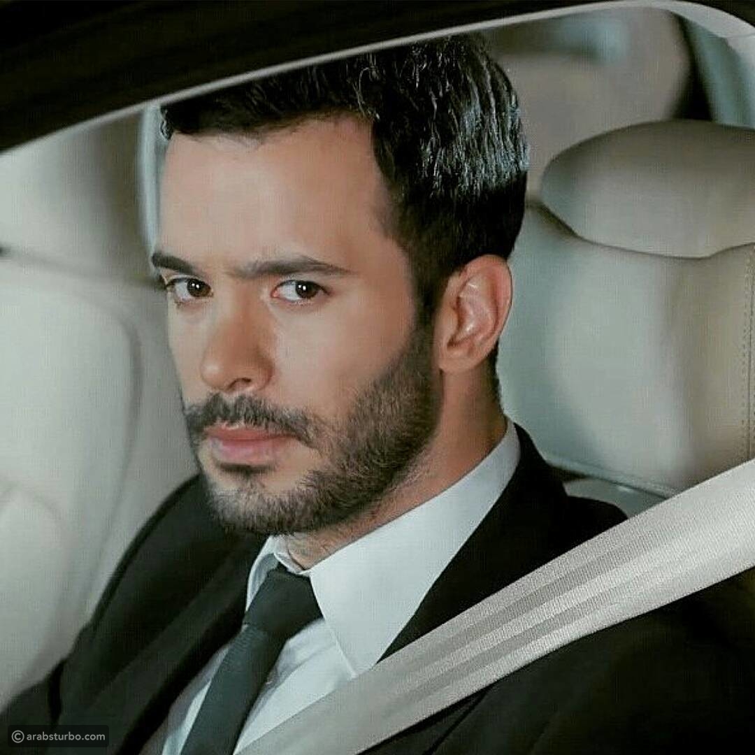 صور سيارات باريش أردوش بطل مسلسل حب للإيجار