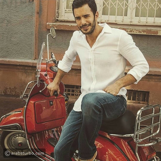 صور سيارات باريش أردوش بطل مسلسل حب للإيجار