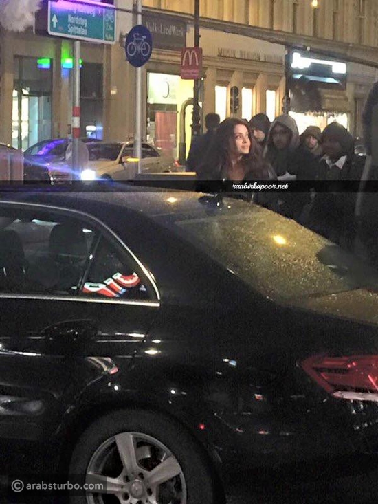 صور سيارات الممثلة الهندية آيشواريا راي، هل تناسب جمالها؟