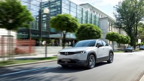 شاهد.. مازدا تقتحم عالم السيارات الكهربائية بمركبة مميزة