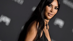 بالصور.. كيم كارديشيان تستعرض فخامة طائرتها الخاصة